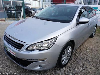 Cinza Usado 2015 Peugeot 308 Access Sedan | € 8.350 (Preço justo)