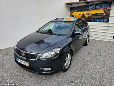Usado Kia Ceed Sportswagon 110 HP (80 kW) 2010 Cinza Carrinha