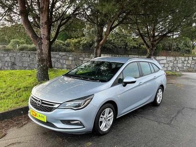 Usado Opel Astra 95 HP (69 kW) 2017 Azul