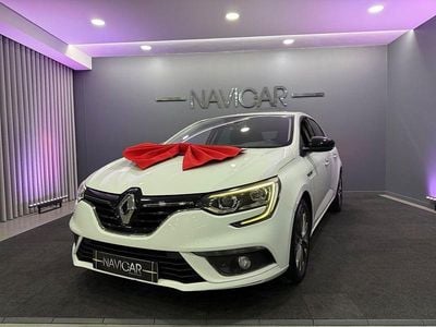 Branco Usado 2018 Renault Mégane IV LIMITED Sedan | € 12.850 (Preço justo)