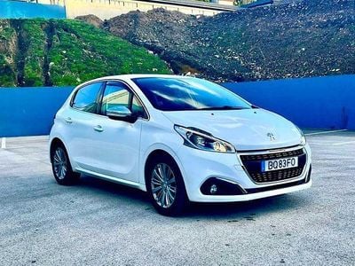 Usado 2019 Peugeot 208 Allure Citadino | € 10.700 (Bom preço)
