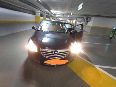 Usado Opel Insignia 140 HP (102 kW) 2011 Preto Sedan