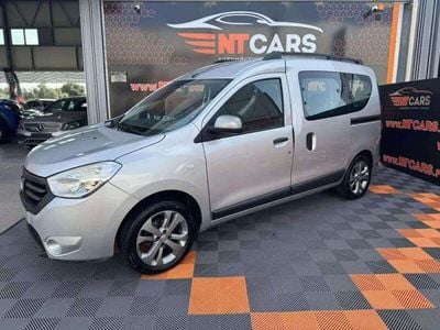 Cinza Usado 2015 Dacia Dokker Essentiel Monovolume | € 12.900