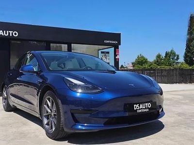 Azul Usado 2023 Tesla Model 3 Sedan | € 28.750 (Bom preço)