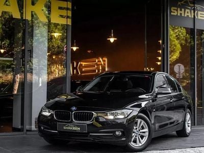 Usado BMW 318 150 HP (110 kW) 2015 Preto Sedan