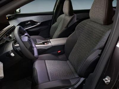 Cinza Usado 2025 Peugeot 5008 Allure SUV | € 37.990