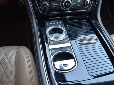 Cinzento Usado 2016 Jaguar XJ Sedan | € 36.999