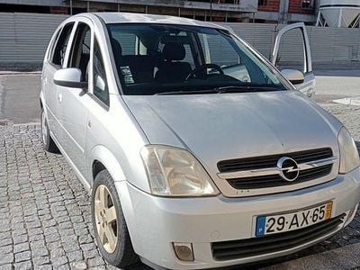 Usado 2005 Opel Meriva Monovolume | € 2.250 (Bom preço)