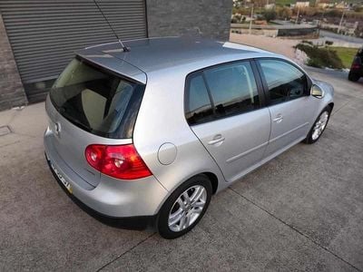 Cinzento Usado 2008 VW Golf VI Citadino | € 8.250