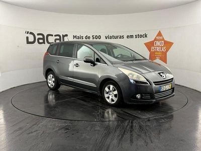 Usado Peugeot 5008 112 HP (82 kW) 2012 Cinzento Monovolume