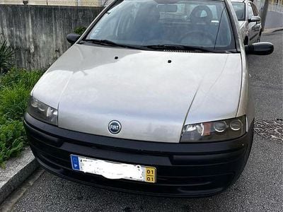 Usado 2001 Fiat Punto Sedan | € 1.000 (Preço justo)
