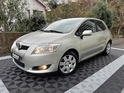 Cinzento Usado 2007 Toyota Auris Citadino | € 7.350 (Preço justo)
