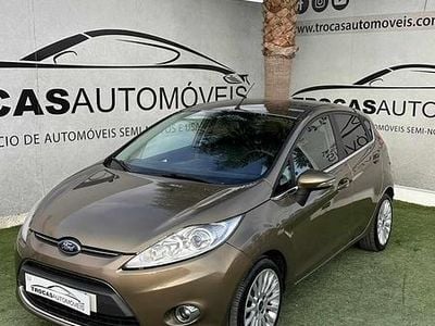 Cinzento Usado 2012 Ford Fiesta | € 11.900
