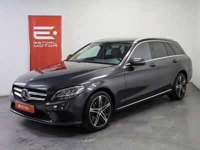 Usado Mercedes C300 Avantgarde 306 HP (225 kW) 2021 Cinza Carrinha