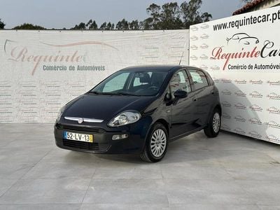 Usado Fiat Punto Evo 85 HP (62 kW) 2011 Preto Citadino