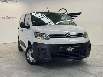 Usado Citroën Berlingo Feel 102 HP (75 kW) 2020 Branco Monovolume