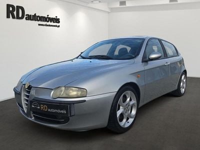 Cinzento Usado 2005 Alfa Romeo 147 Distinctive Citadino | € 5.000