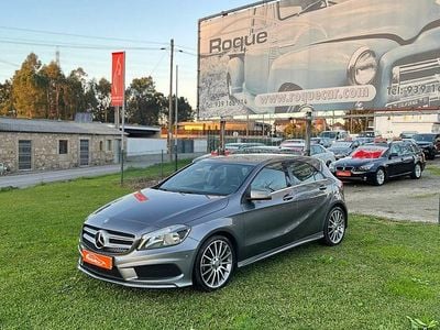 Cinza Usado 2014 Mercedes A180 AMG line | € 17.900