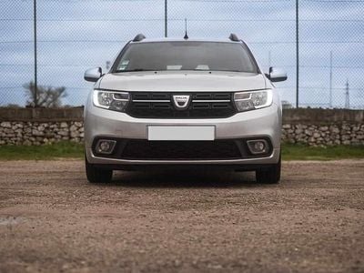 Usado Dacia Logan 90 HP (66 kW) 2017 Cinzento Carrinha