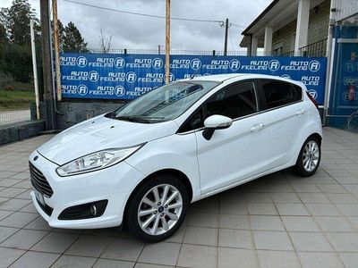 Usado Ford Fiesta ST-Line 100 HP (73 kW) 2016 Branco Citadino