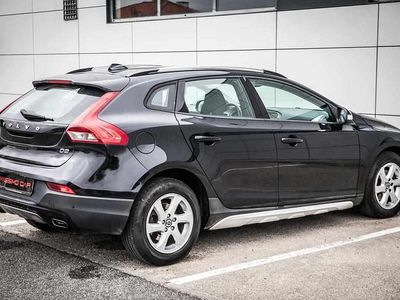 Usado Volvo V40 114 HP (83 kW) 2015 Preto Citadino