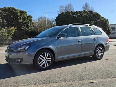 Usado VW Golf VI 105 HP (77 kW) 2010 Cinzento Citadino