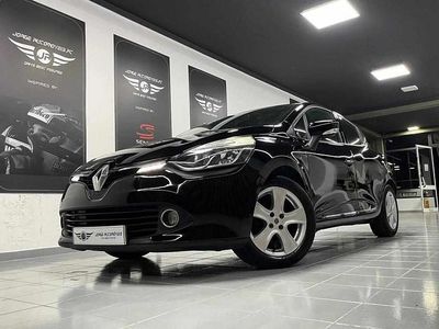 Usado Renault Clio IV 90 HP (66 kW) 2015 Preto Citadino