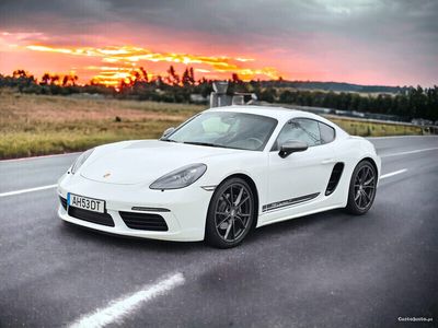 Porsche 718 Cayman