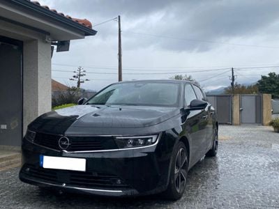 Usado Opel Astra 131 HP (96 kW) 2022 Preto Citadino