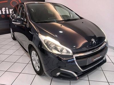 Azul Usado 2016 Peugeot 208 Citadino | € 9.900 (Preço justo)