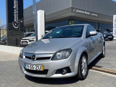 Usado Opel Tigra 70 HP (51 kW) 2005 Cinzento Cabrios