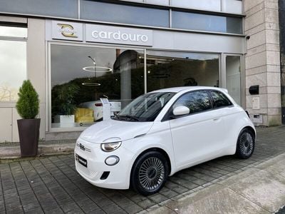 Usado Fiat 500e 86 kW (118 HP) 2021 Branco azul, cinzento, preto Citadino