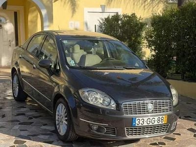Cinzento Usado 2008 Fiat Linea Sedan | € 8.900