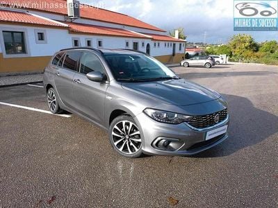 Usado Fiat Tipo Lounge 120 HP (88 kW) 2018 Cinza escuro Carrinha
