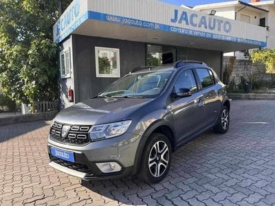 Usado Dacia Sandero 90 HP (66 kW) 2018 Cinzento Citadino