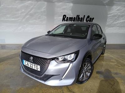 Cinza Usado 2022 Peugeot e-208 Style Citadino | € 17.999 (Preço justo)