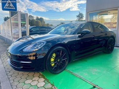 Porsche Panamera 4