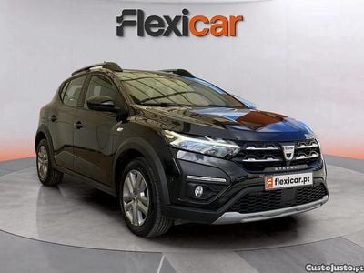 Preto Usado 2022 Dacia Sandero Expression Sedan | € 13.890 (Preço justo)
