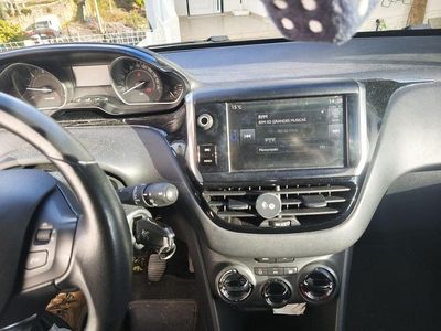 Usado 2016 Peugeot 208 Citadino | € 10.000 (Preço justo)