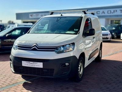 Branco Usado 2021 Citroën Berlingo Monovolume | € 13.000 (Preço justo)