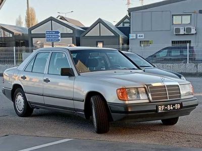 Usado Mercedes 200 109 HP (80 kW) 1989 Sedan