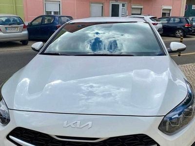 Branco Usado 2023 Kia ProCeed Citadino | € 29.500