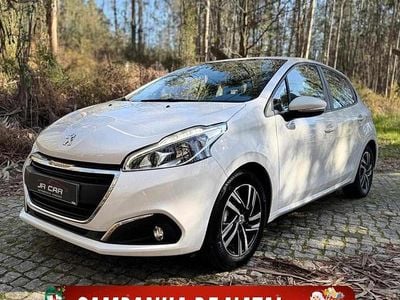 Branco Usado 2018 Peugeot 208 Active Citadino | € 11.999 (Preço justo)