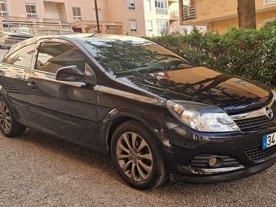 Usado Opel Astra GTC 110 HP (80 kW) 2010
