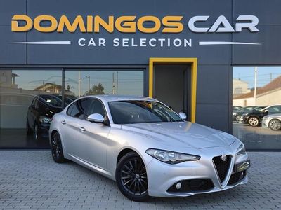 Usado Alfa Romeo Giulia 150 HP (110 kW) 2016 Cinzento Sedan