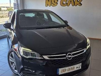 Usado Opel Astra Edition 105 HP (77 kW) 2018 Preto Citadino