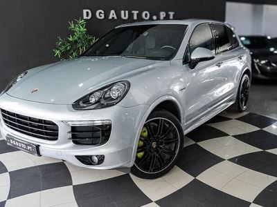 Cinzento Usado 2017 Porsche Cayenne S E-Hybrid Platinum Edition SUV | € 49.990 (Caro)