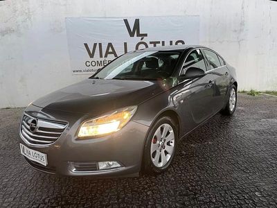 Usado Opel Insignia Country Tourer Active 130 HP (95 kW) 2013 Cinza Sedan