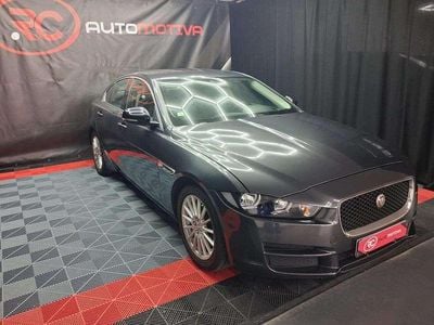 Cinzento Usado 2017 Jaguar XE Sedan | € 16.990 (Preço justo)