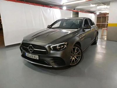 Usado Mercedes E300 AMG line 306 HP (225 kW) 2022 Cinza Sedan